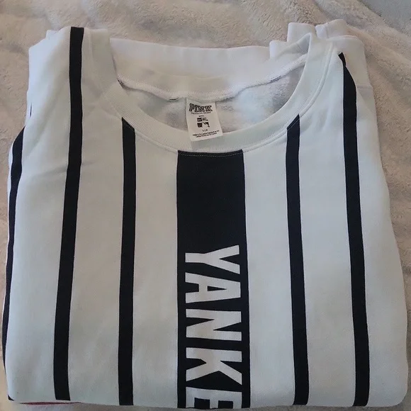 VINTAGE⚾️ Victoria's Secret PINK Official New York Yankees Oversized Sweatshirt - Picture 3 of 9